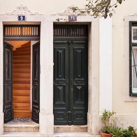 Stylish In Chiado - Quiet And Лиссабон